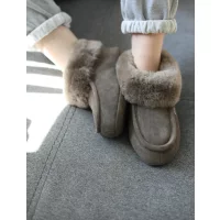 AXELDA LONDON stone Hausschuhe aus Veloursleder mit Lammfellfütterung Weite M